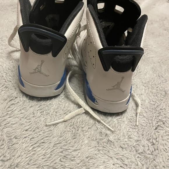 Jordan sneakers - Picture 6 of 9